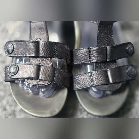 Aravon Rockport Standon T Bar Metallic Size 8 Sandals CH0417 Adjustable - Picture 3 of 11
